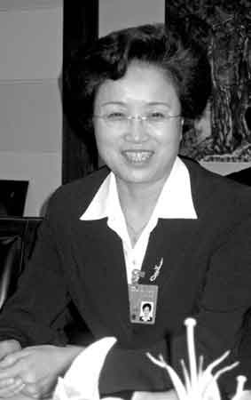 　青海省省長宋秀巖在發(fā)布會上。本報記者 王京 攝
